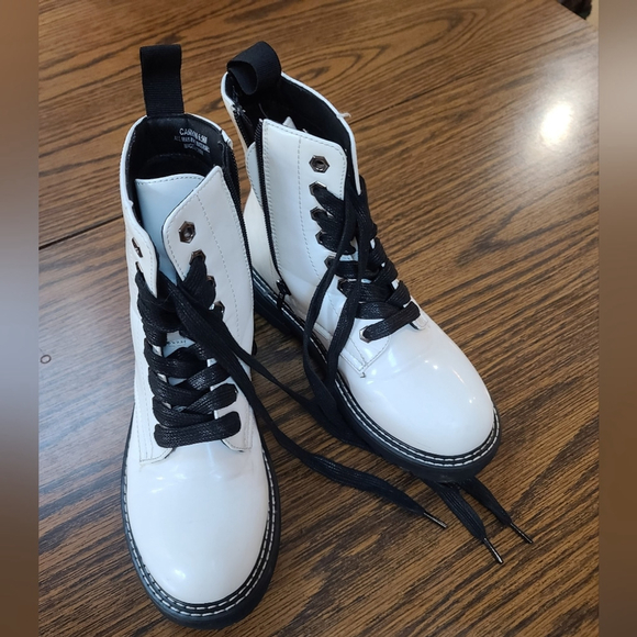 Dunes Cannon White Lace-Up Booties Size 6.5M - Picture 2 of 8